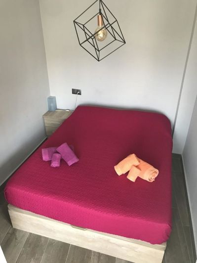 Image No.11-1 Bed Property for sale