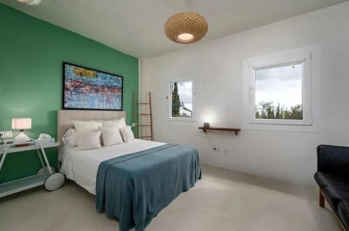 Image No.15-3 Bed Property for sale