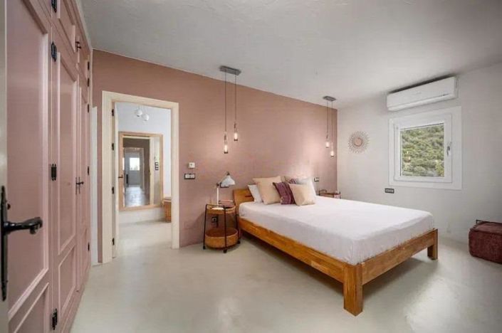 Image No.22-3 Bed Property for sale