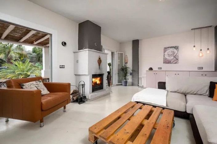 Image No.23-3 Bed Property for sale