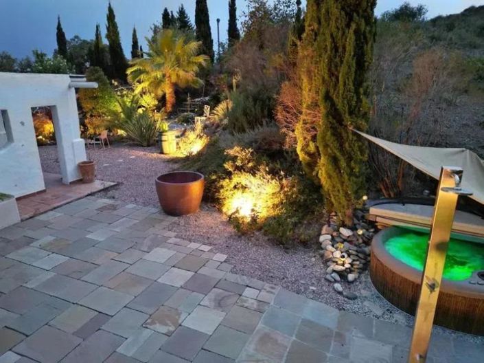 Image No.26-3 Bed Property for sale