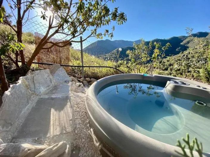 Image No.27-3 Bed Property for sale