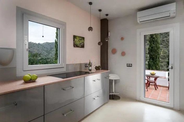 Image No.38-3 Bed Property for sale