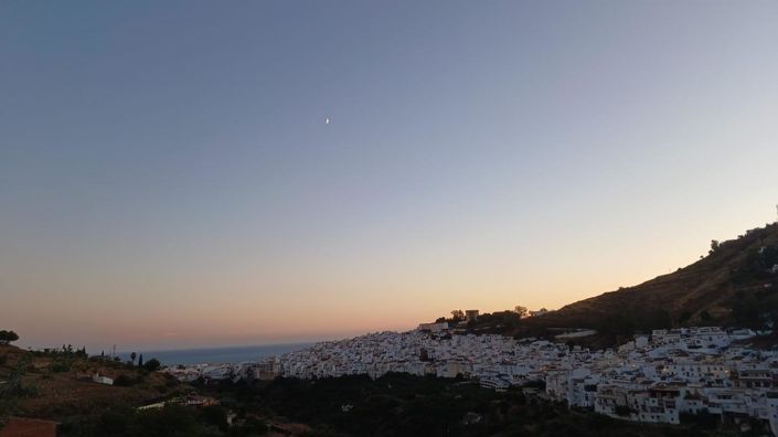 Image No.25-5 Bed Property for sale