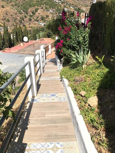 Image No.26-5 Bed Property for sale