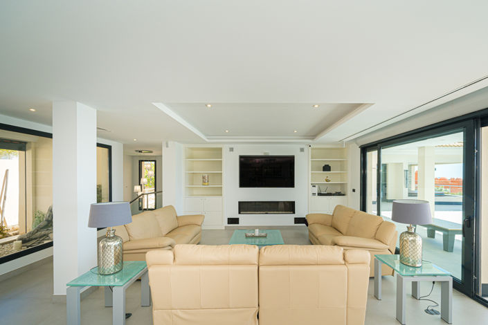 Image No.10-6 Bed Villa for sale