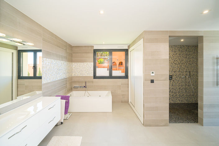 Image No.20-6 Bed Villa for sale