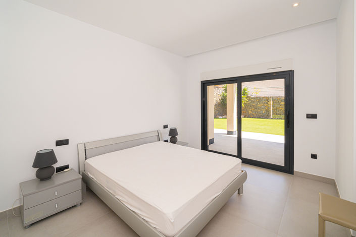 Image No.26-6 Bed Villa for sale