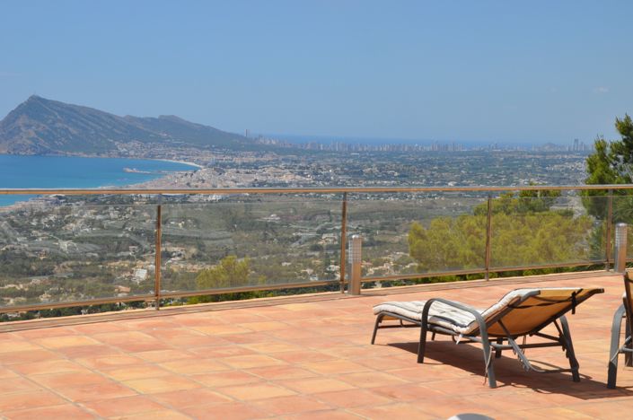 Image No.1-4 Bed Villa for sale