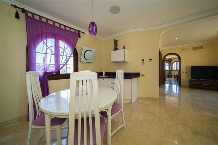 Image No.32-4 Bed Villa for sale