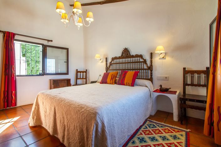 Image No.14-4 Bed House for sale