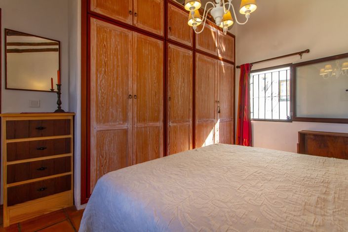 Image No.15-4 Bed House for sale