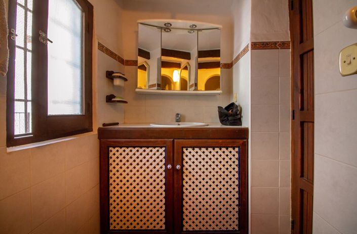 Image No.23-4 Bed House for sale