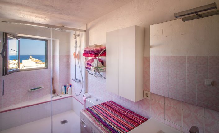 Image No.24-4 Bed House for sale