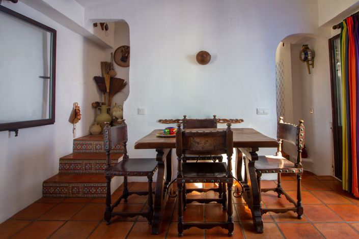 Image No.9-4 Bed House for sale