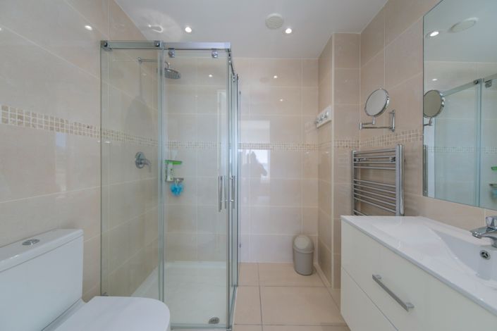 Image No.36-5 Bed Villa for sale