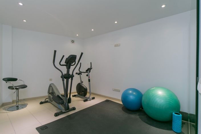 Image No.52-5 Bed Villa for sale