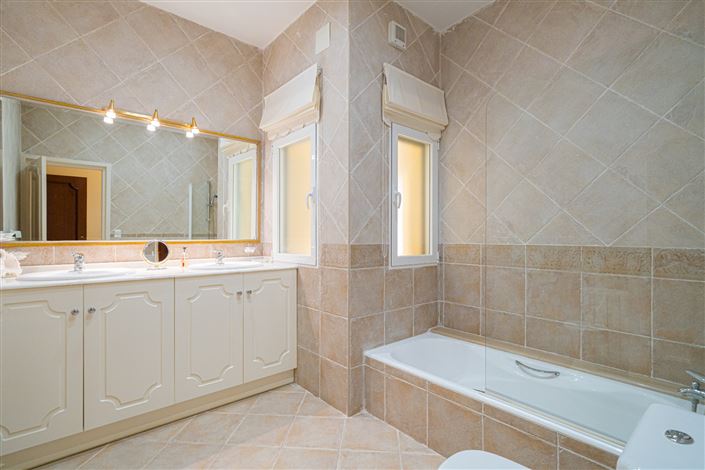 Image No.25-5 Bed Villa for sale