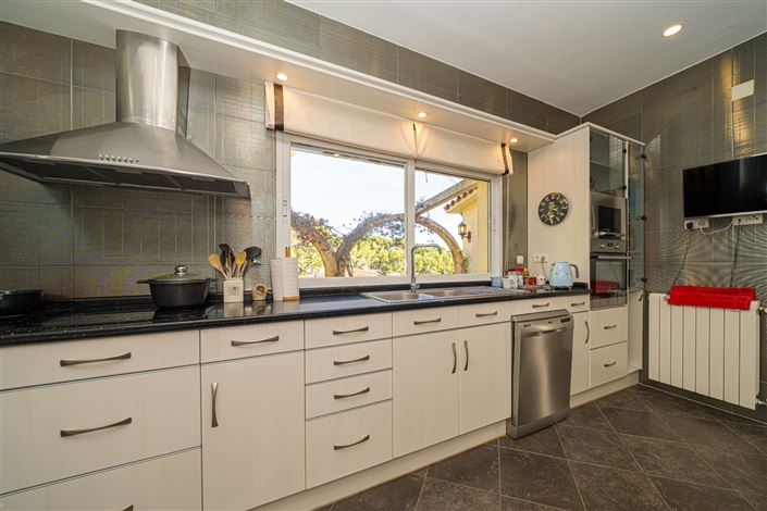 Image No.28-5 Bed Villa for sale