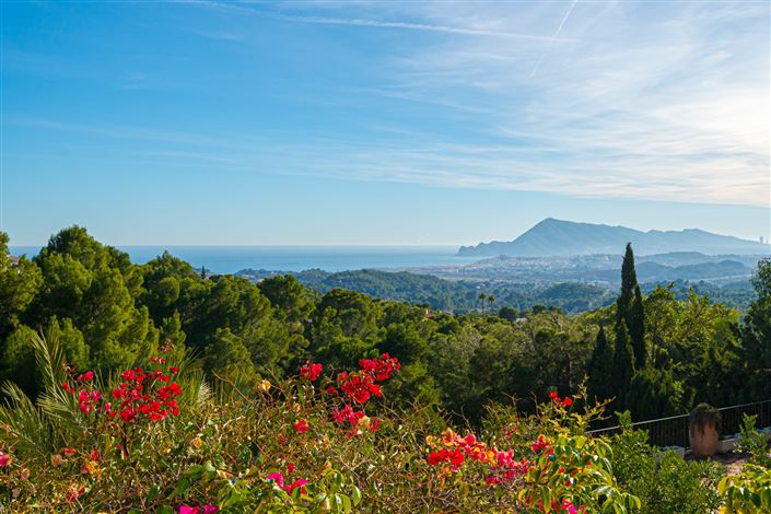 Image No.1-5 Bed Villa for sale