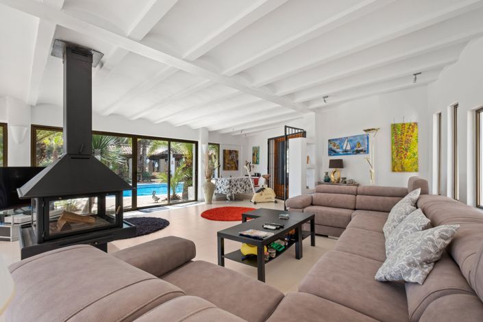 Image No.10-4 Bed Villa for sale