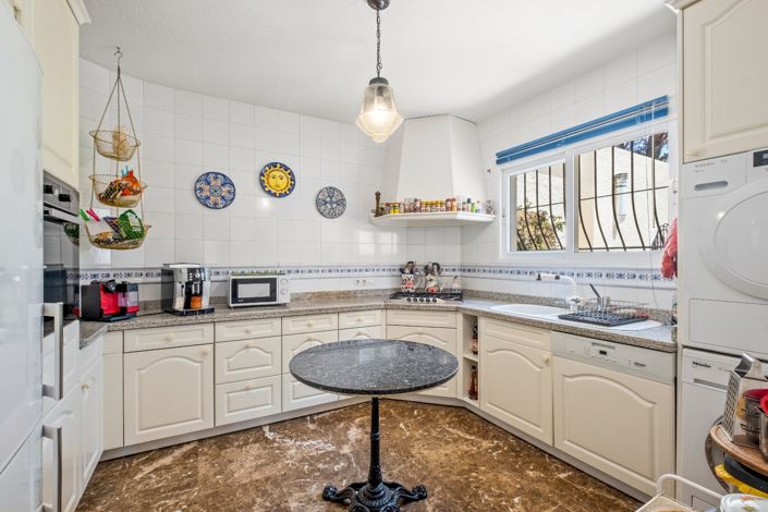 Image No.15-4 Bed Villa for sale