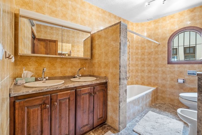 Image No.21-4 Bed Villa for sale