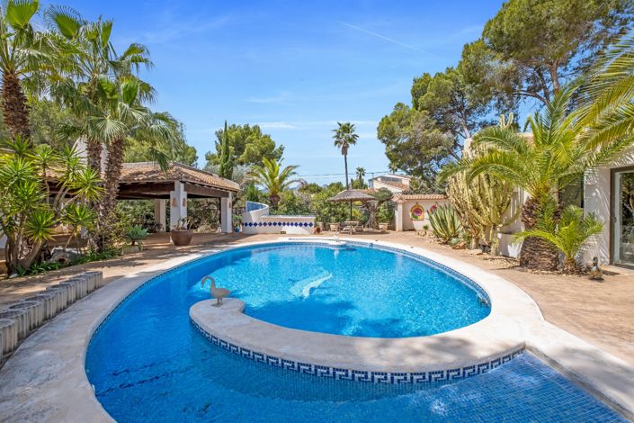 Image No.1-4 Bed Villa for sale