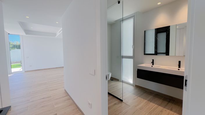 Image No.19-4 Bed Villa for sale