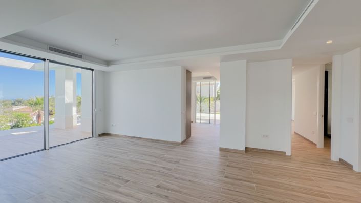 Image No.4-4 Bed Villa for sale