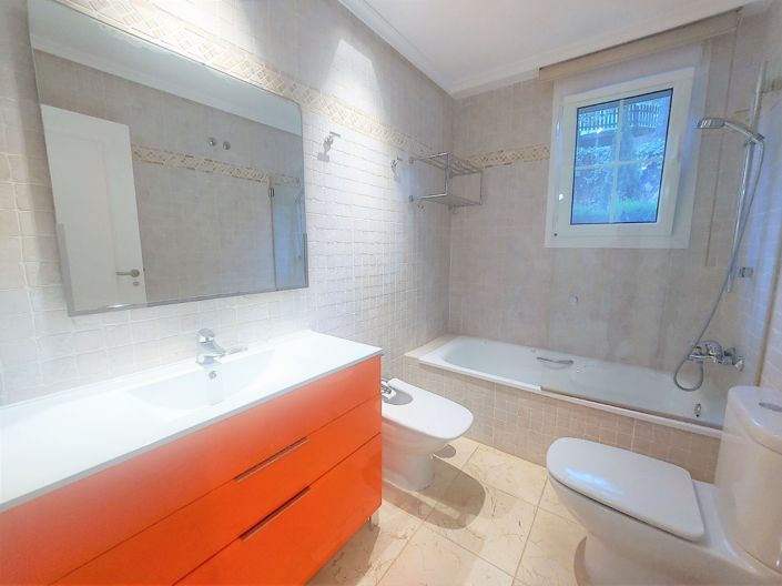 Image No.35-3 Bed Apartment for sale