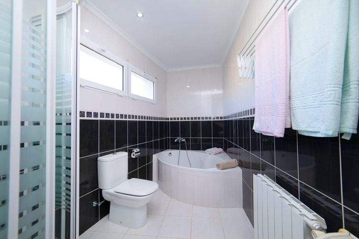 Image No.14-6 Bed Villa for sale