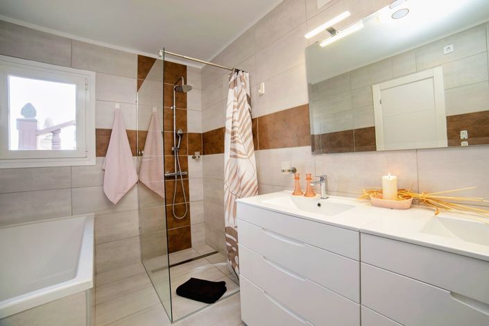 Image No.28-6 Bed Villa for sale