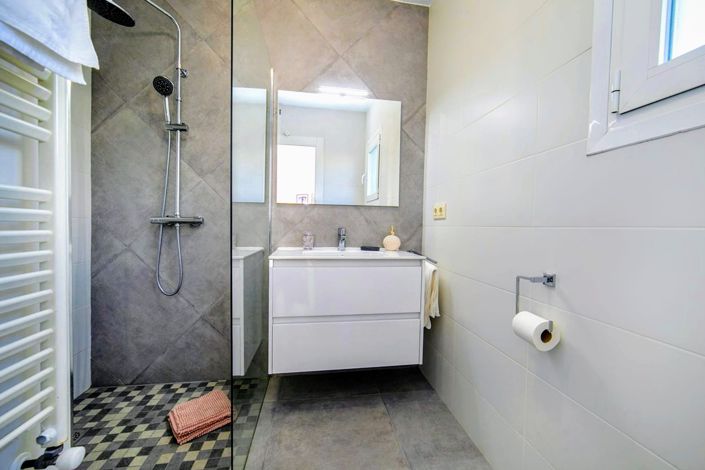 Image No.29-6 Bed Villa for sale