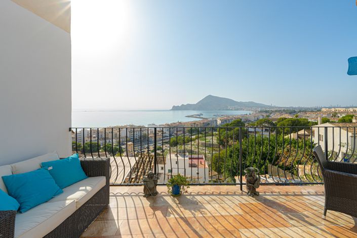 Image No.1-2 Bed House for sale