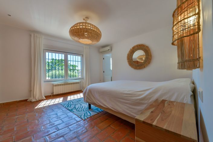 Image No.36-5 Bed Villa for sale