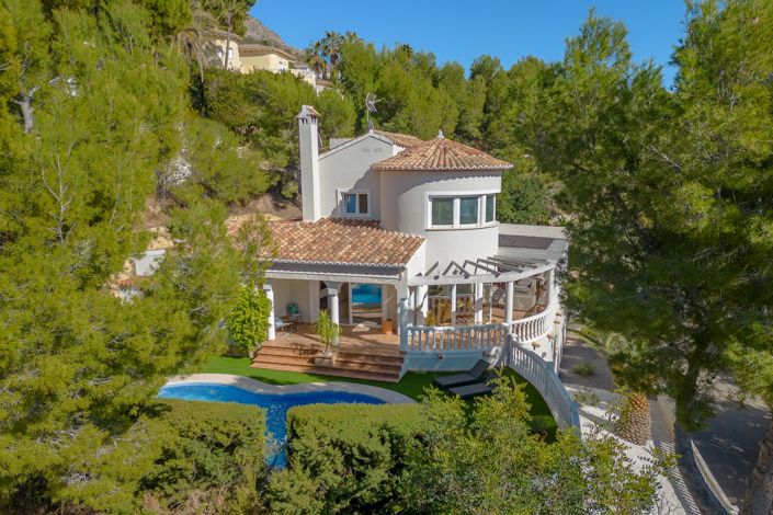 Image No.1-4 Bed Villa for sale