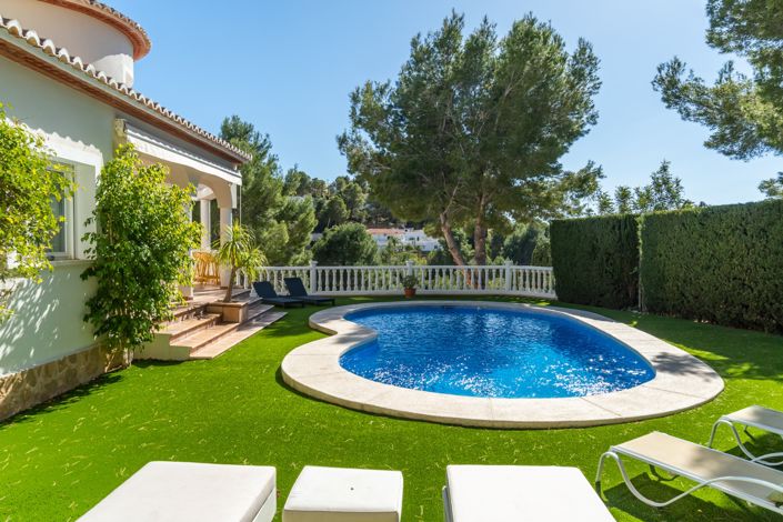 Image No.2-4 Bed Villa for sale