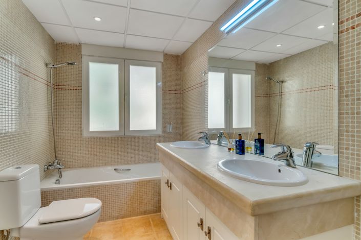 Image No.39-4 Bed Villa for sale