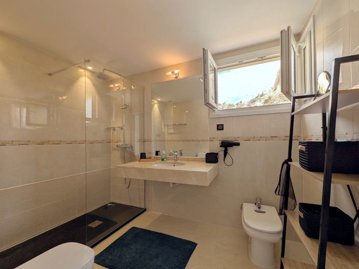 Image No.24-2 Bed Apartment for sale