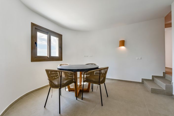 Image No.36-5 Bed Villa for sale