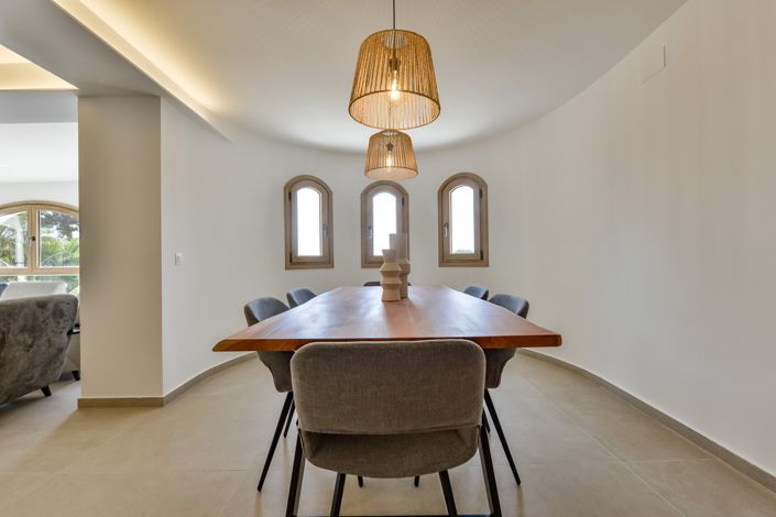 Image No.54-5 Bed Villa for sale