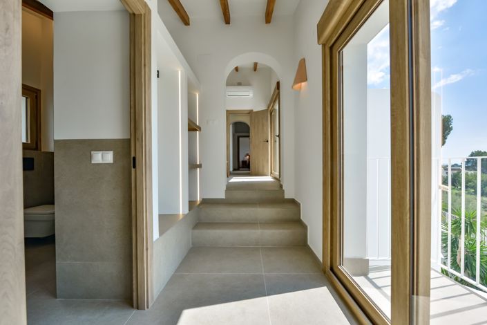 Image No.69-5 Bed Villa for sale