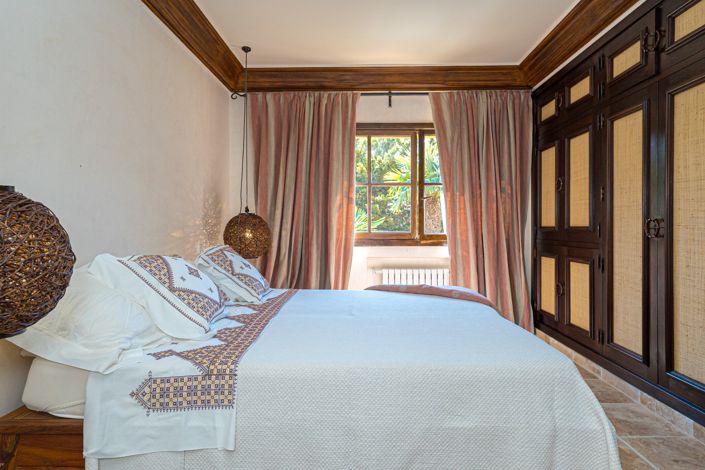 Image No.36-5 Bed Villa for sale