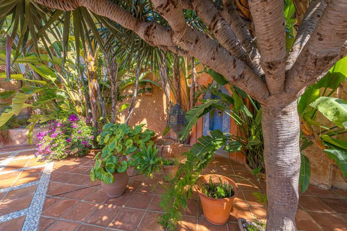 Image No.58-5 Bed Villa for sale