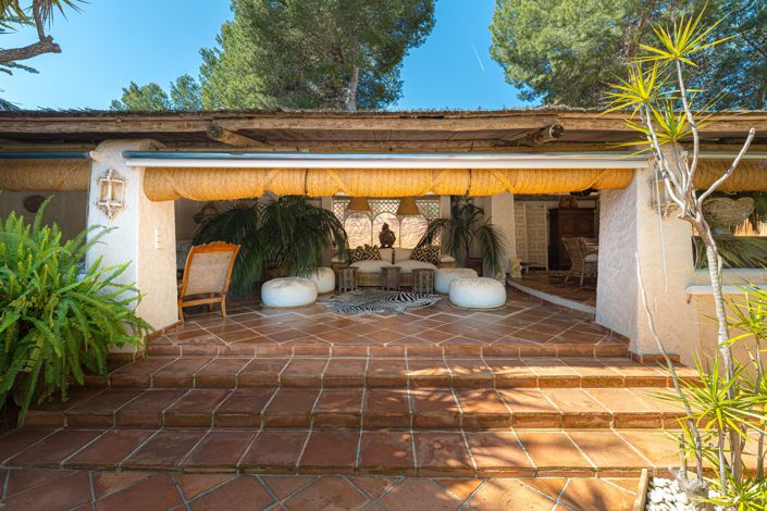 Image No.67-5 Bed Villa for sale