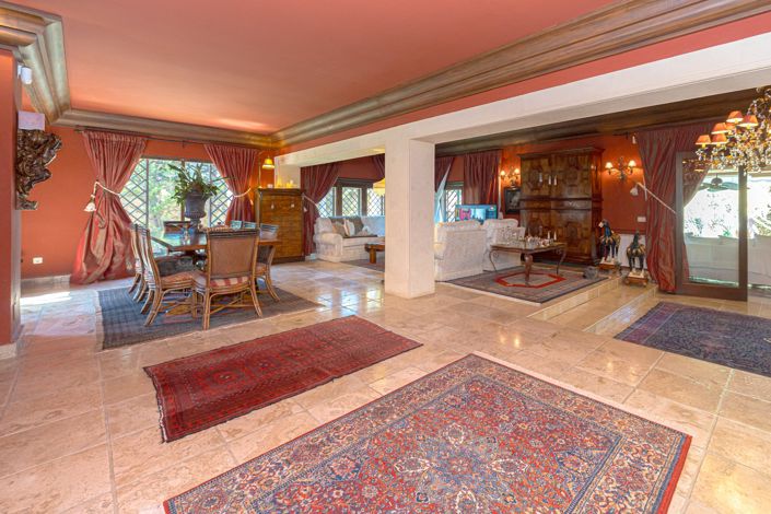 Image No.8-5 Bed Villa for sale