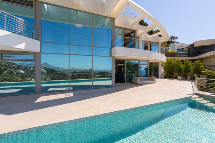 Image No.1-5 Bed Villa for sale