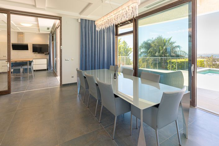 Image No.10-5 Bed Villa for sale