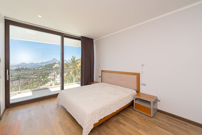 Image No.16-5 Bed Villa for sale